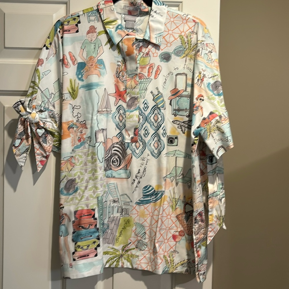 Chicos Paradise print top with bow sleeves